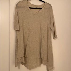Long cut short sleeve cream shirt